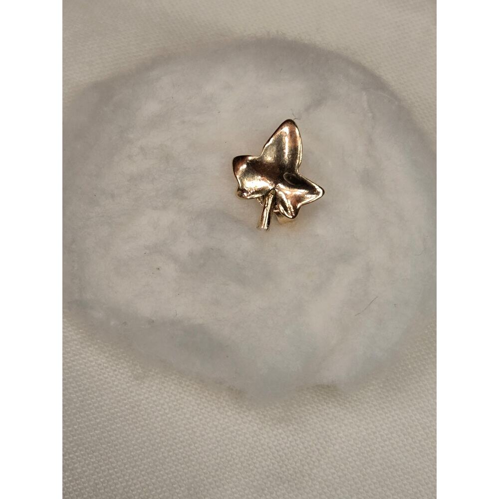 Retired James Avery 14k Gold Ive Leaf stud earring. Only 1.